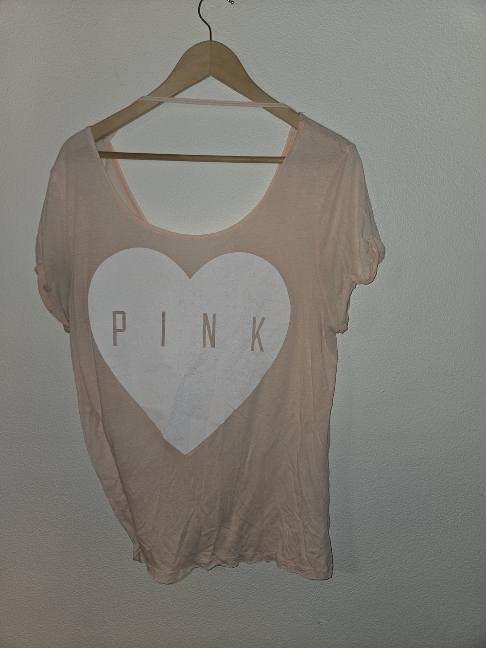 PINK Victoria's Secret Women's Scoop Neck Heart Graphic Tee - Light Pink